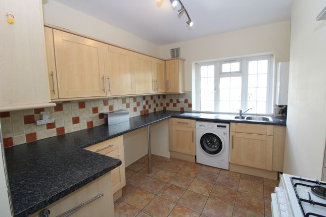 Thumbnail Flat to rent in Mitcham Lane, London