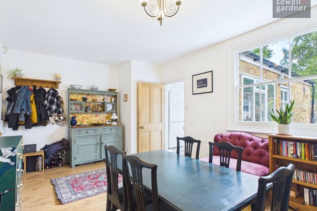 31, Dickinson Square, Rickmansworth photo 3