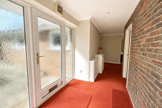 247, Brompton Farm Road, Rochester photo 3