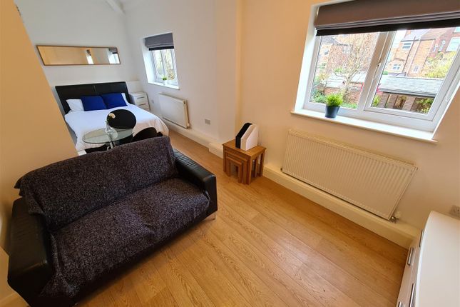Flat 6, Birch Court, 49, Brighton Grove, Fallowfield photo 2