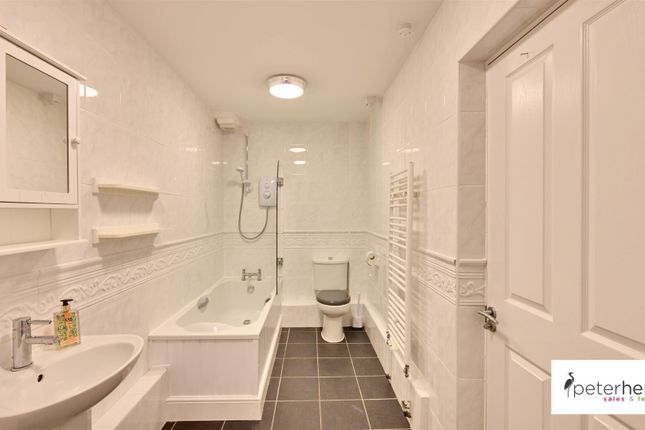 Jack &amp; Jill Bathroom