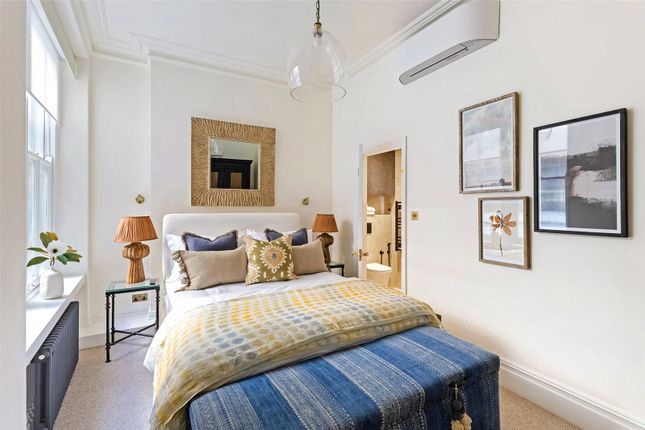 Flat 25,, Lincoln House, London photo 4