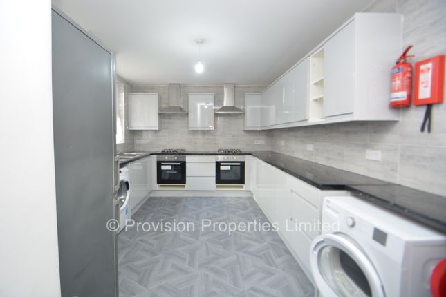 Brudenell Road, Hyde Park photo 4