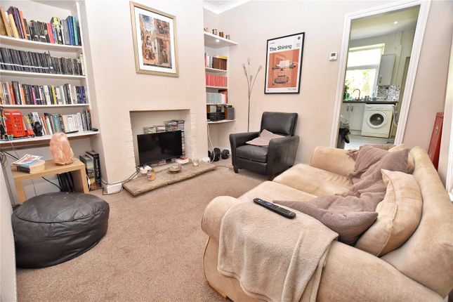 6, New Street, Hyde photo 4