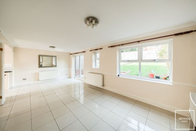 7 Parkfield Close, Birmingham photo 4
