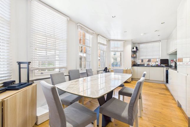 Flat 3, 1,, High Street, Hampton photo 2