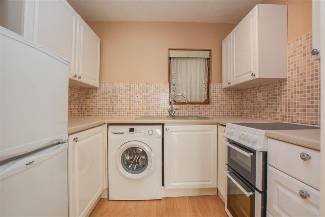 14 Queenswood House, Eastfield Road, Brentwood photo 3