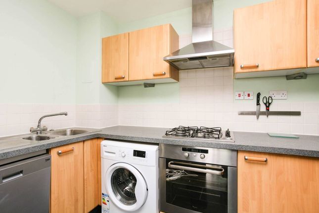 Thumbnail Flat to rent in Tideslea Path, Thamesmead, London