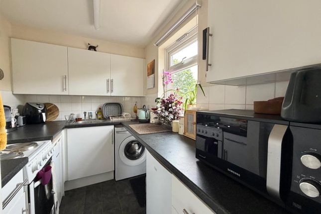 27, Carice Gardens, Clevedon photo 3
