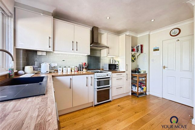 2, Singleton Close, West Sussex photo 2