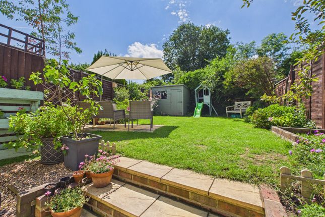 58, Woodley Hill, Buckinghamshire photo 2
