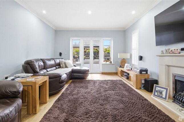 18, Mereworth Road, Chelmsford photo 3