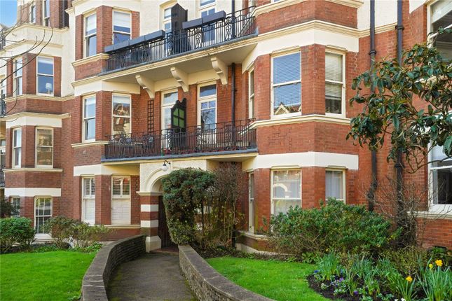 Flat 16 Harvard Court,, Honeybourne Road, London photo 2