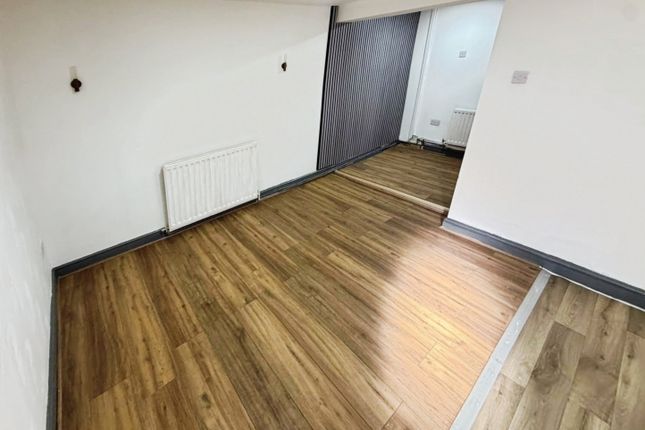Flat 4, 120, Coltham Road, West Midlands photo 3