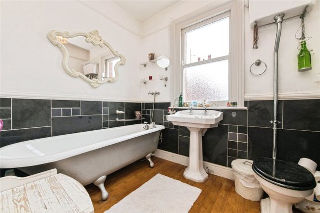 10-12, Upper Church Street, Devon photo 3