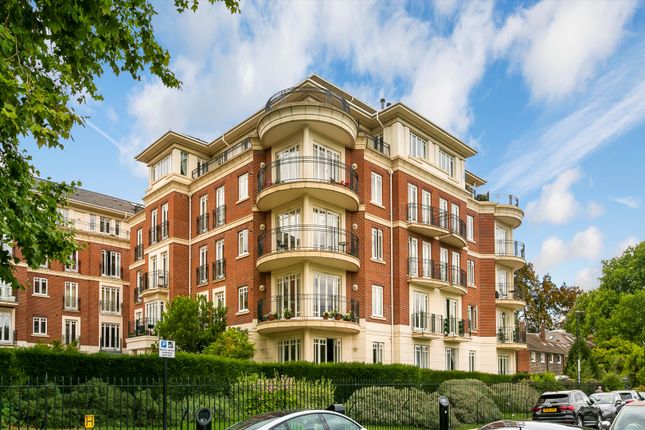 Thumbnail Flat for sale in Clevedon Road, Twickenham