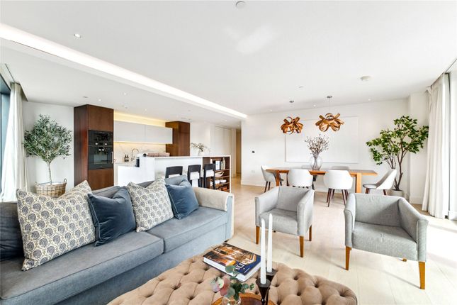 Flat for sale in Lighterman Towers, 1 Harbour Avenue