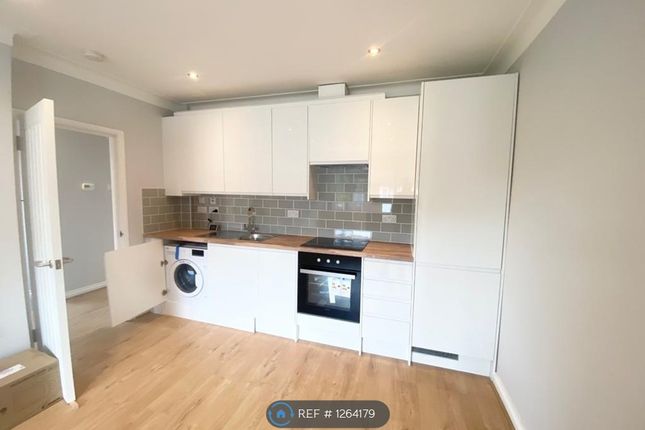 Thumbnail Maisonette to rent in Red Lion Close, Orpington