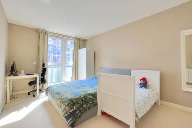 Flat for sale in Tudway Road, Kidbrooke, London