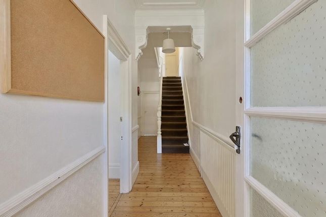 Sunbury Avenue, Newcastle Upon Tyne photo 4