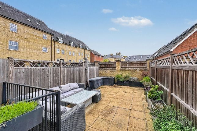 Renwick Drive, Bromley photo 4