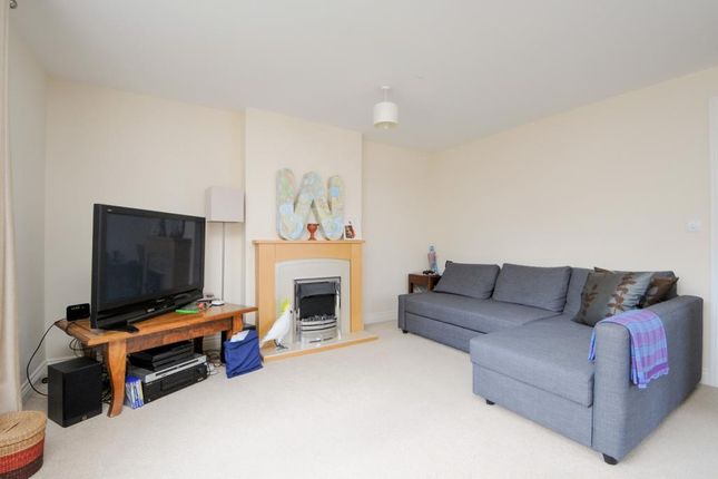 Town house to rent in Thames View, Abingdon