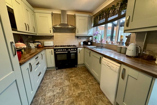 82, Wickett Hern Road, Doncaster photo 5