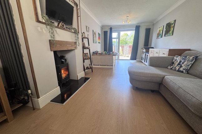 24, Beech Mast, Gravesend photo 3