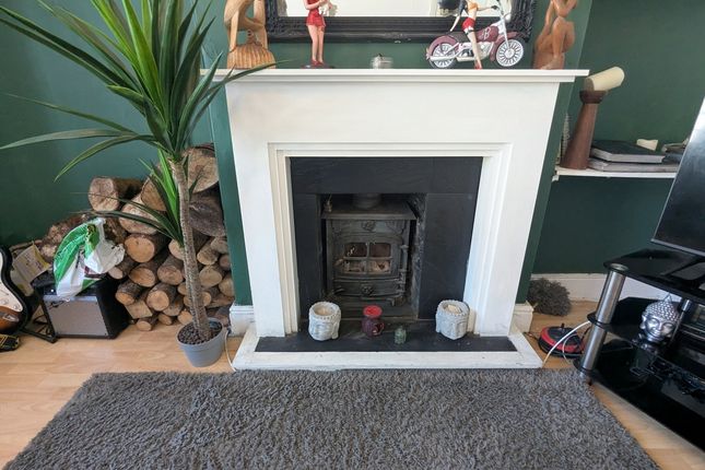 24, Fenton Place, Porthcawl photo 2