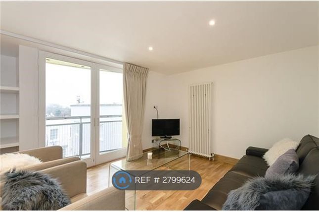Flat, Ginsburg Yard, London photo 2