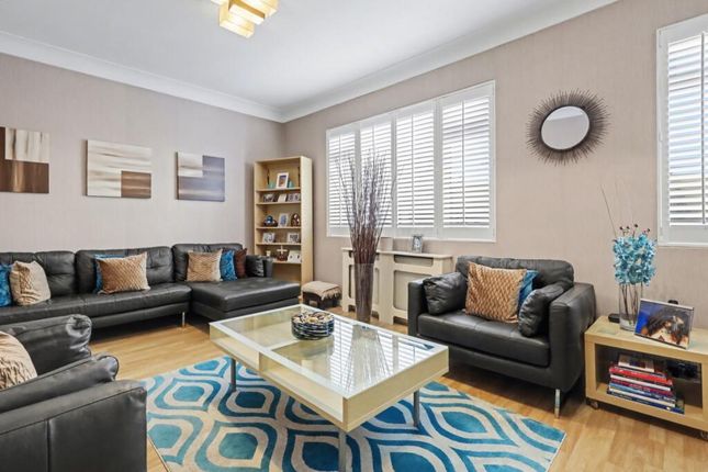 11, A Borthwick Road, London photo 4