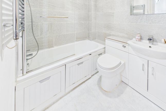 Flat 2, Sherwood Court,, High Street, Slough photo 3