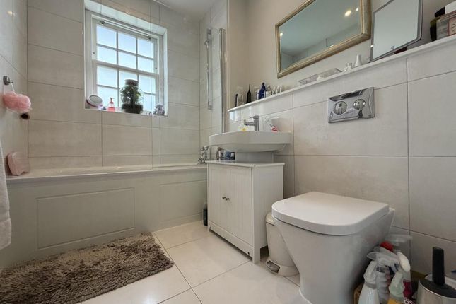 25% Share, Burlington Mews, Slough photo 4