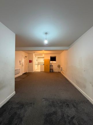 Flat 4, Postway Mews, Ilford photo 2