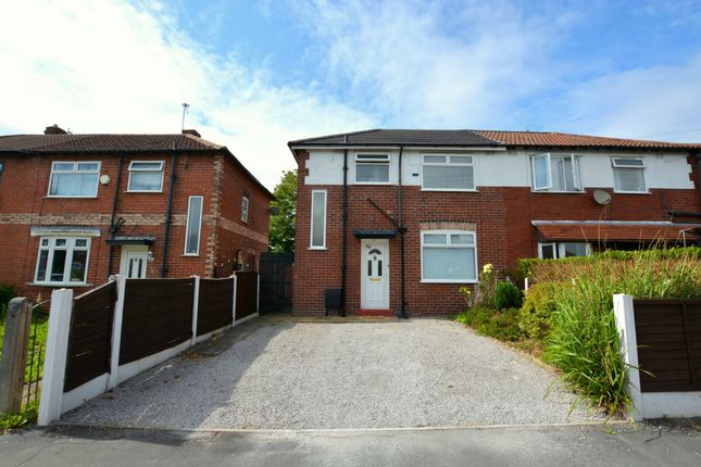 59, Moorfield Avenue, Denton photo 2