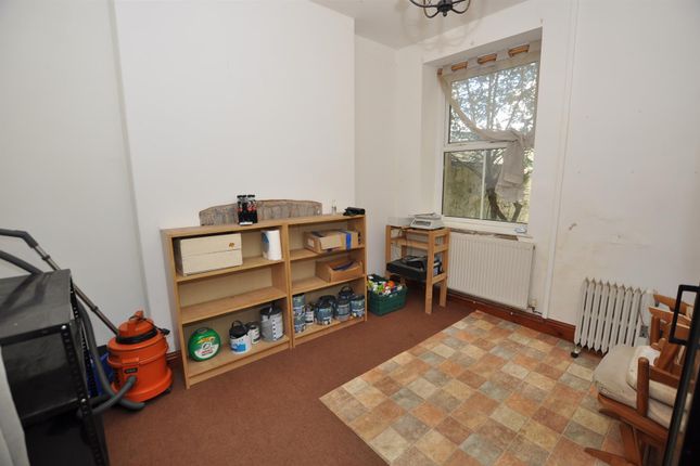 Leeds House, St. John Street, Whitland photo 4