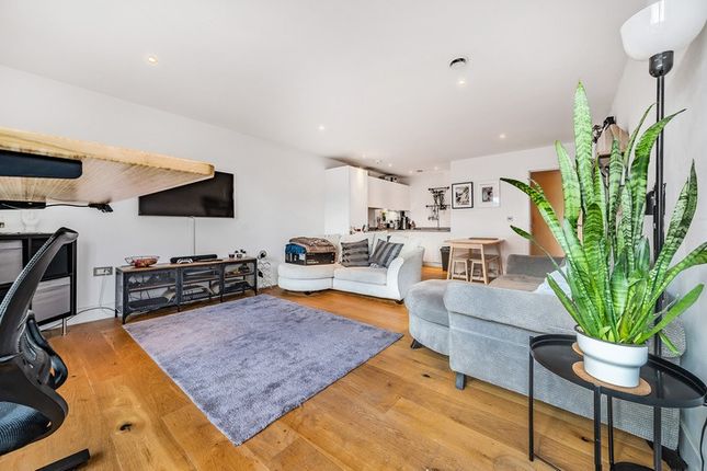 Flat for sale in Cavendish Road, London, Greater London