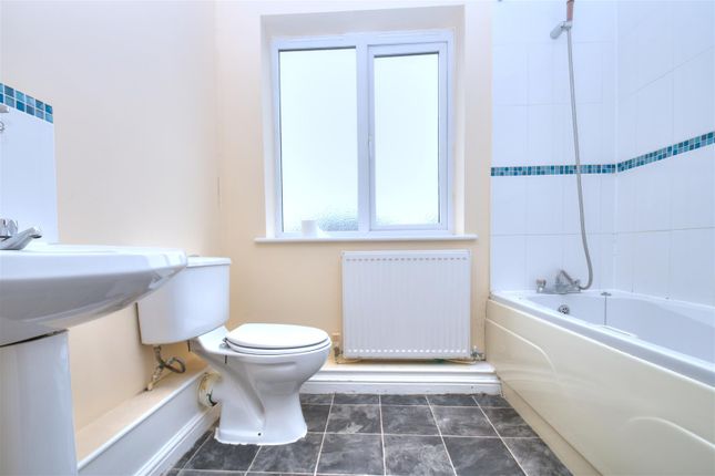 Bathroom.Jpg