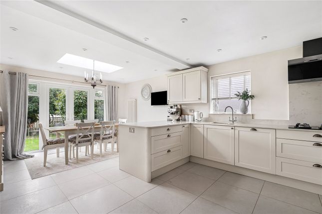 4, Brookview South, Pulborough photo 3