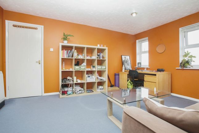 Flat for sale in Drapers Fields, Canal Basin, Coventry