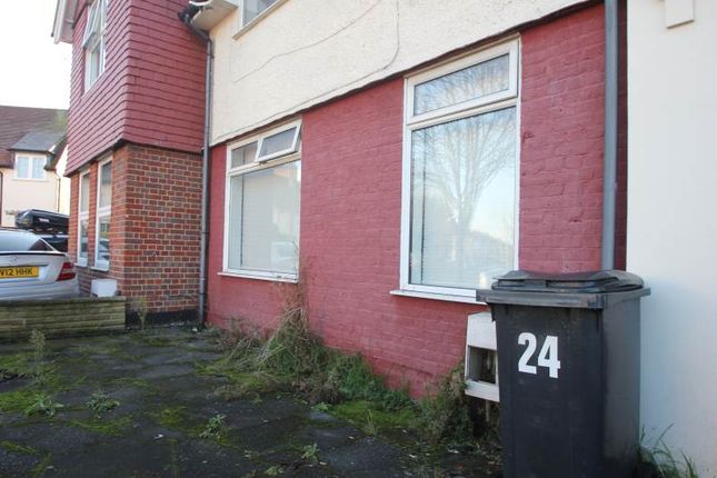 Thumbnail Flat to rent in Russell Aveunue, Wood Green