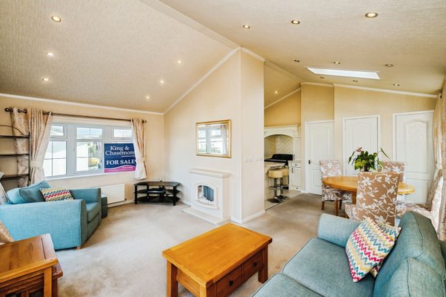 33, Countryside Farm Park, Upper Beeding photo 3