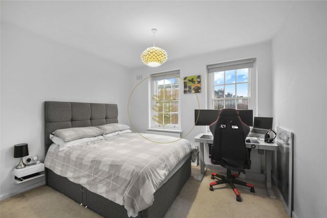 Flat 16, Dennington House,, Dennington Park Road, London photo 2