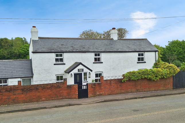 Thumbnail Cottage for sale in Turnpike Road, Blunsdon, Swindon