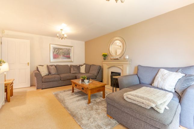 52A,, Manor Drive, West Yorkshire photo 4