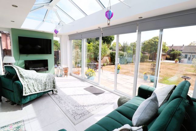 23, Glenwood Avenue, Leigh-on-Sea photo 4