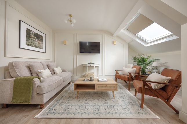 Emma_Place_Top_Floor_010