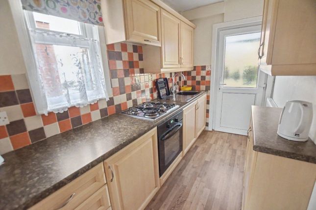 650, Whitehall Road, West Yorkshire photo 3