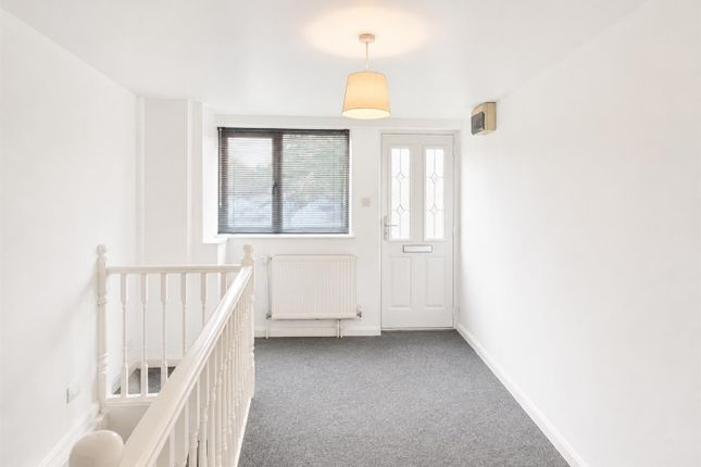 90, Leavesden Road, Watford photo 3