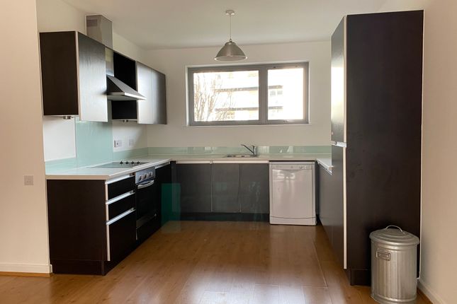 Flat 311, 417, Wick Lane, London photo 3